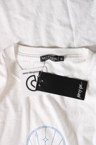 Γυναικείο t-shirt Nasty Gal, Μέγεθος M, Χρώμα Εκρού, Τιμή 11,14 €