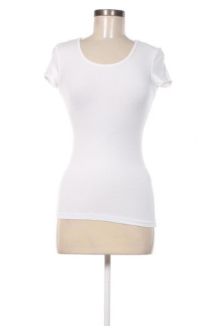 Дамска тениска ONLY, Размер XS, Цвят Бял, Цена 15,50 лв.