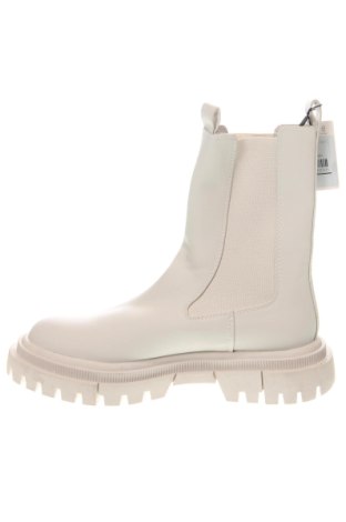 Botine de damă Bershka, Mărime 39, Culoare Alb, Preț 157,89 Lei