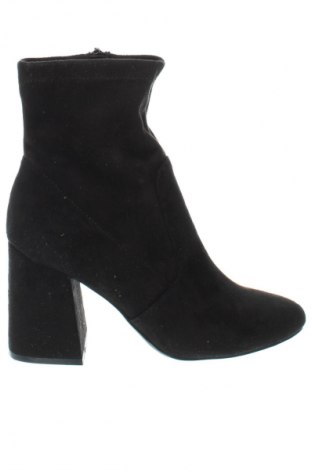 Dámské boty  Madden Girl, Velikost 37, Barva Černá, Cena  1 895,00 Kč