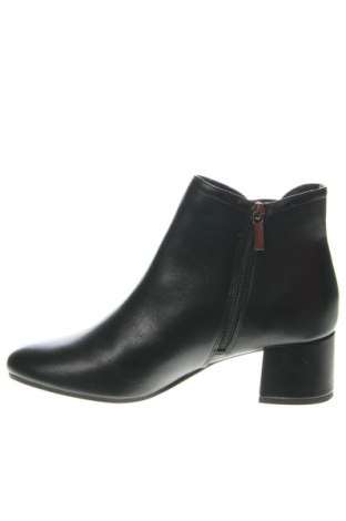 Damen Stiefeletten Tamaris, Größe 41, Farbe Schwarz, Preis 72,16 €