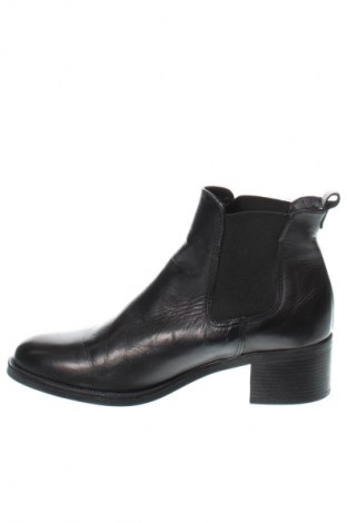 Dámské boty  Tamaris, Velikost 40, Barva Černá, Cena  598,00 Kč
