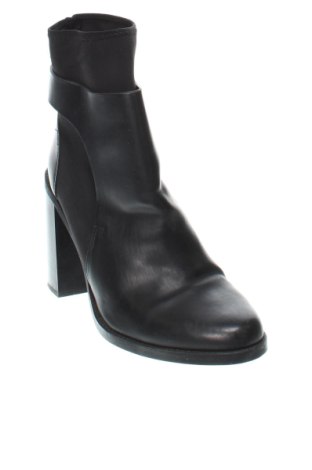 Dámské boty  Zara Trafaluc, Velikost 40, Barva Černá, Cena  337,00 Kč