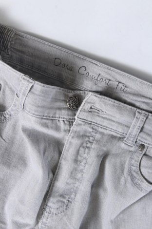 Dámske džínsy , Veľkosť M, Farba Sivá, Cena  8,22 €