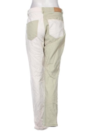 Damen Jeans Bershka, Größe M, Farbe Mehrfarbig, Preis 10,09 €