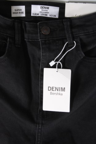 Dámské džíny  Bershka, Velikost S, Barva Černá, Cena  367,00 Kč