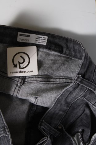 Damen Jeans Bershka, Größe XL, Farbe Grau, Preis 12,11 €
