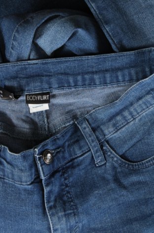 Dámske džínsy  Body Flirt, Veľkosť M, Farba Modrá, Cena  8,22 €
