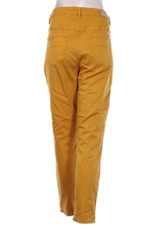 Damskie jeansy Brandtex, Rozmiar XL, Kolor Żółty, Cena 55,66 zł