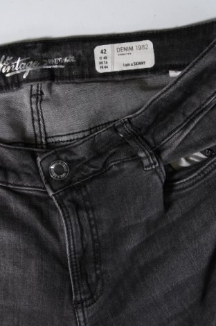 Damen Jeans Denim 1982, Größe L, Farbe Grau, Preis 10,09 €