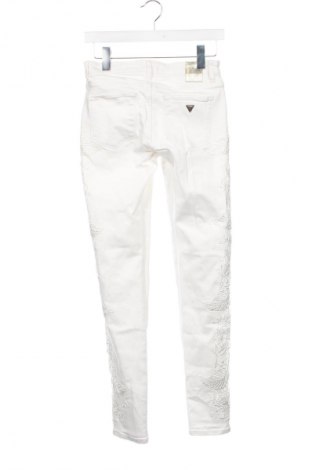 Damskie jeansy Guess, Rozmiar XS, Kolor Biały, Cena 34,99 zł