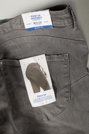 Damskie jeansy H&M, Rozmiar XL, Kolor Szary, Cena 80,92 zł