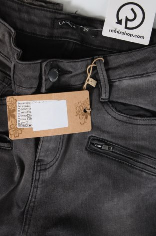 Damen Jeans Laulia, Größe S, Farbe Grau, Preis 14,12 €