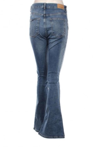 Дамски дънки Perfect Jeans By Gina Tricot, Размер L, Цвят Син, Цена 18,70 лв.