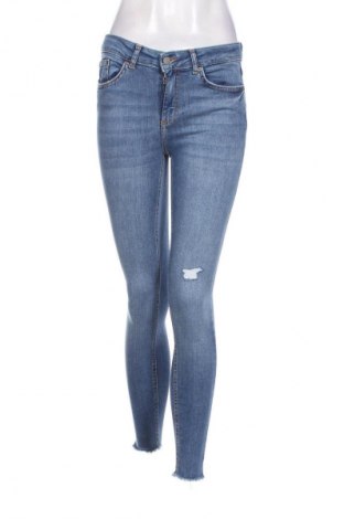 Dámske džínsy  Pieces, Veľkosť S, Farba Modrá, Cena  10,60 €