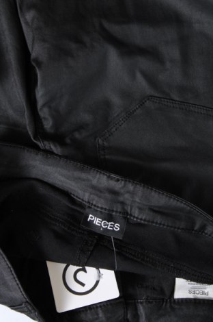 Dámske džínsy  Pieces, Veľkosť L, Farba Čierna, Cena  10,60 €