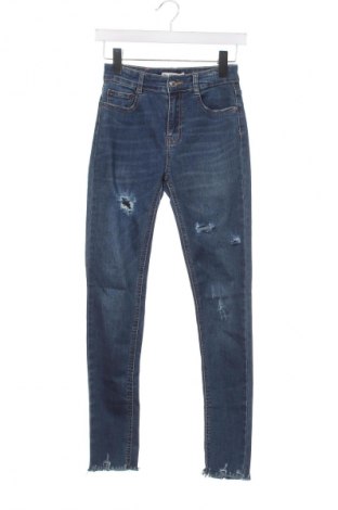 Damskie jeansy Pull&Bear, Rozmiar S, Kolor Niebieski, Cena 114,56 zł