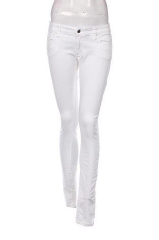 Damen Jeans Sisters Point, Größe M, Farbe Weiß, Preis 56,37 €