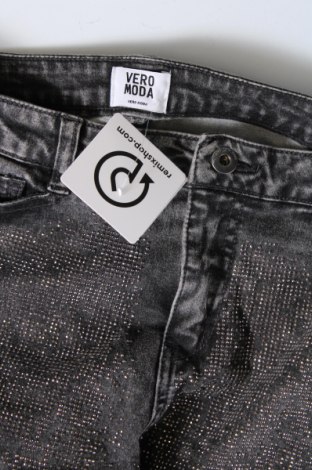 Dámske džínsy  Vero Moda, Veľkosť M, Farba Čierna, Cena  9,64 €