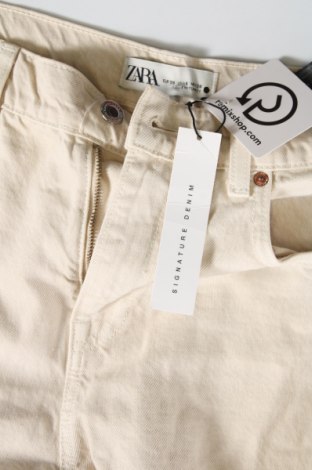 Damen Jeans Zara, Größe M, Farbe Ecru, Preis 23,73 €