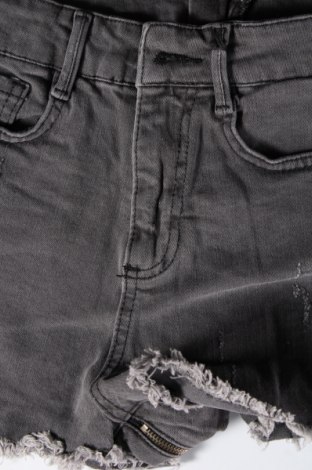 Дамски къс панталон, Размер XS, Цвят Сив, Цена 10,83 лв.