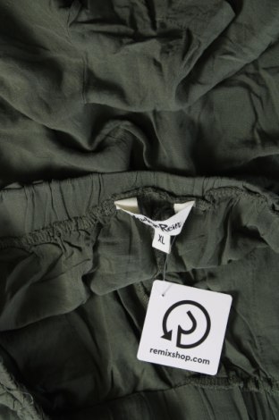 Γυναικείο κοντό παντελόνι, Μέγεθος L, Χρώμα Πράσινο, Τιμή 11,75 €