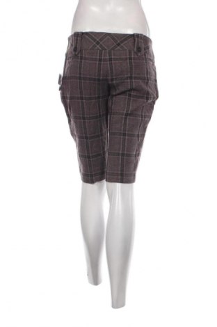 Дамски къс панталон, Размер M, Цвят Многоцветен, Цена 13,95 лв.