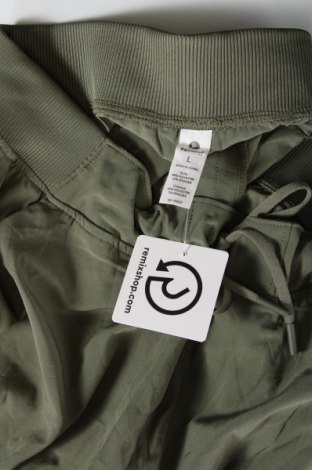 Γυναικείο κοντό παντελόνι 90 Degree, Μέγεθος L, Χρώμα Πράσινο, Τιμή 11,99 €
