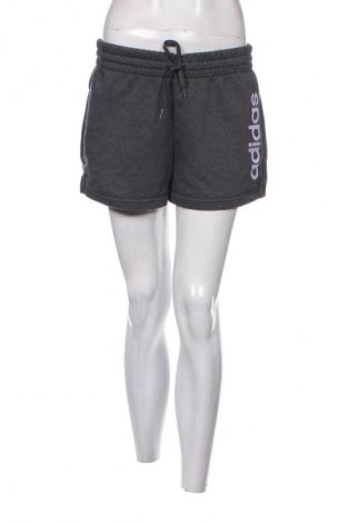 Damen Shorts Adidas, Größe M, Farbe Grau, Preis 10,20 €