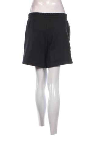 Pantaloni scurți de femei Adidas Originals, Mărime S, Culoare Negru, Preț 151,97 Lei