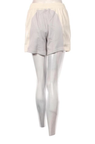 Damen Shorts Adidas Originals, Größe S, Farbe Ecru, Preis 23,81 €