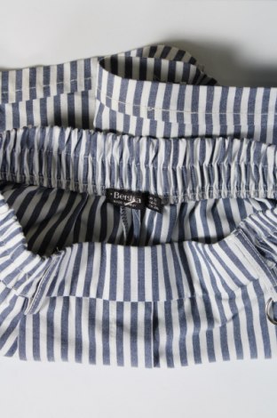 Pantaloni scurți de femei Bershka, Mărime S, Culoare Albastru, Preț 25,00 Lei