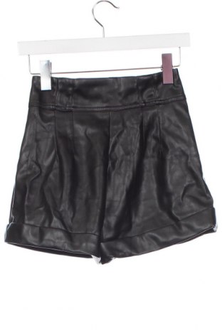 Γυναικείο κοντό παντελόνι Bershka, Μέγεθος XS, Χρώμα Μαύρο, Τιμή 5,88 €