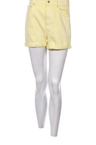 Damen Shorts Bershka, Größe S, Farbe Gelb, Preis 6,00 €