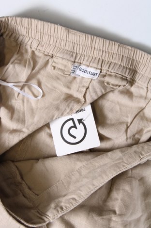 Pantaloni scurți de femei Body Flirt, Mărime XXL, Culoare Bej, Preț 62,50 Lei