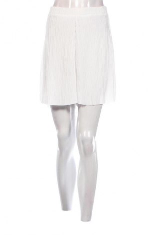 Damen Shorts Boohoo, Größe L, Farbe Weiß, Preis € 6,39