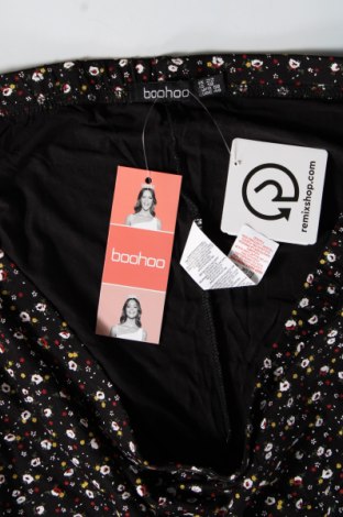 Γυναικείο κοντό παντελόνι Boohoo, Μέγεθος XXL, Χρώμα Πολύχρωμο, Τιμή 15,98 €