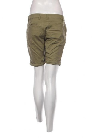 Γυναικείο κοντό παντελόνι Cropp, Μέγεθος M, Χρώμα Πράσινο, Τιμή 10,76 €