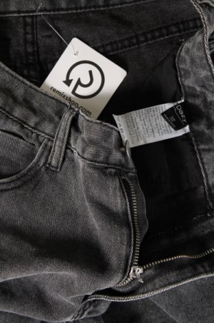Γυναικείο κοντό παντελόνι DAZY, Μέγεθος M, Χρώμα Γκρί, Τιμή 18,45 €