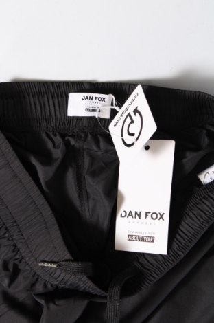 Damen Shorts Dan Fox X About You, Größe S, Farbe Schwarz, Preis 17,86 €
