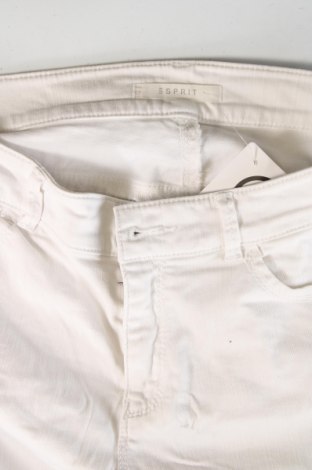 Γυναικείο κοντό παντελόνι Esprit, Μέγεθος XS, Χρώμα Λευκό, Τιμή 9,91 €