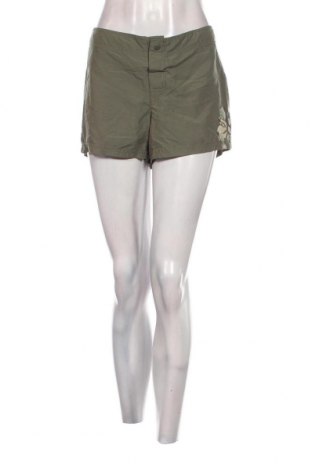 Дамски къс панталон Express, Размер L, Цвят Зелен, Цена 20,40 лв.