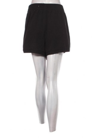 Γυναικείο κοντό παντελόνι FILA, Μέγεθος XXL, Χρώμα Μαύρο, Τιμή 9,46 €