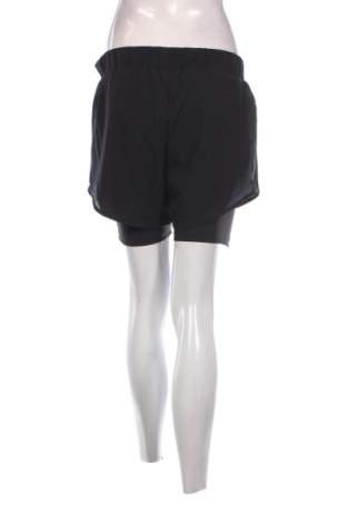 Дамски къс панталон FILA, Размер S, Цвят Черен, Цена 42,35 лв.