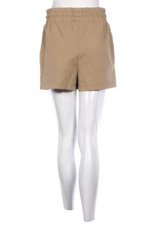 Дамски къс панталон FILA, Размер M, Цвят Бежов, Цена 42,35 лв.