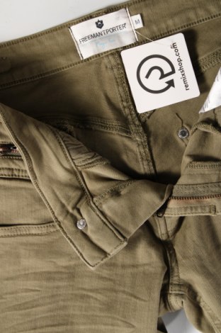 Дамски къс панталон Freeman T. Porter, Размер M, Цвят Зелен, Цена 59,40 лв.