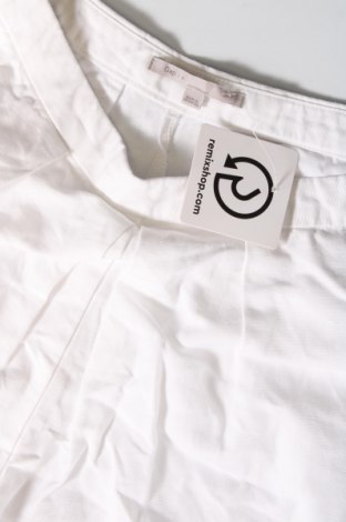 Дамски къс панталон Gap, Размер M, Цвят Бял, Цена 10,80 лв.