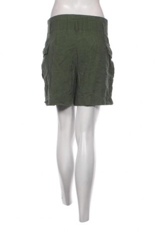 Дамски къс панталон H&M, Размер S, Цвят Зелен, Цена 7,60 лв.