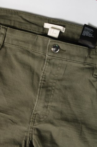 Pantaloni scurți de femei H&M, Mărime XL, Culoare Verde, Preț 33,75 Lei