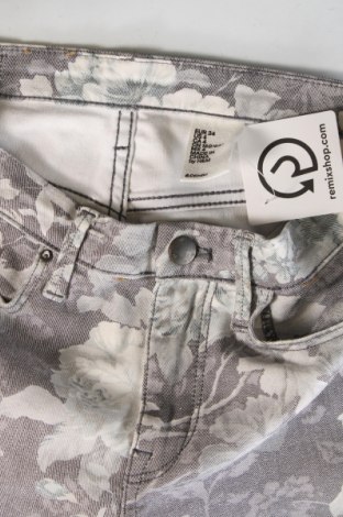 Дамски къс панталон H&M, Размер XS, Цвят Сив, Цена 11,40 лв.